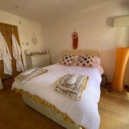 Apartament The Retreat, A Relaxing Getaway For Couples Hambrook Zewnętrze zdjęcie